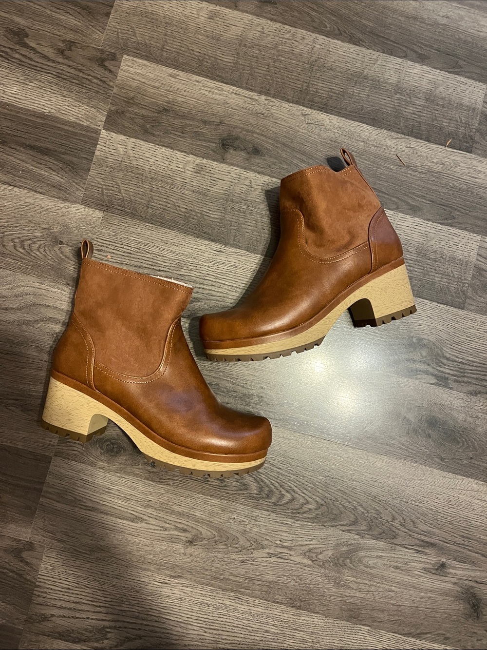 Universal Thread Chestnut Brown Platform Ankle Boots